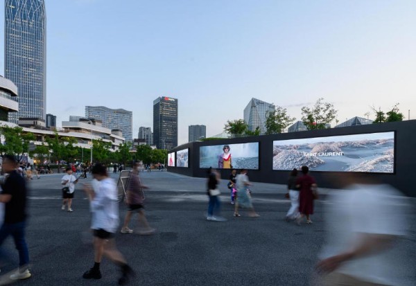 上海前滩太古超级灯箱矩阵