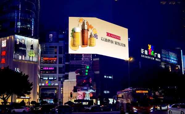 王府井户外广告深度报告：流量、成本、效果与决策指南