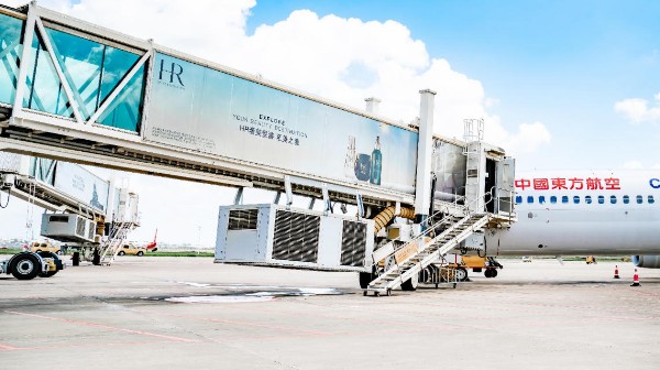 海口美兰机场T1跨区域外廊桥贴膜