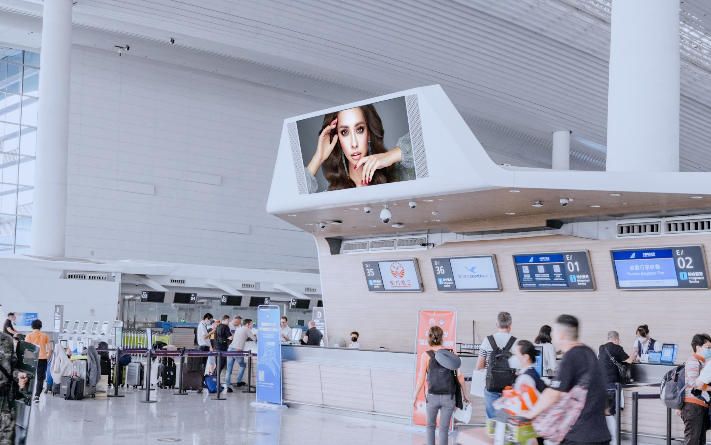 白云国际机场T2出发值机大厅岛头灯箱套装