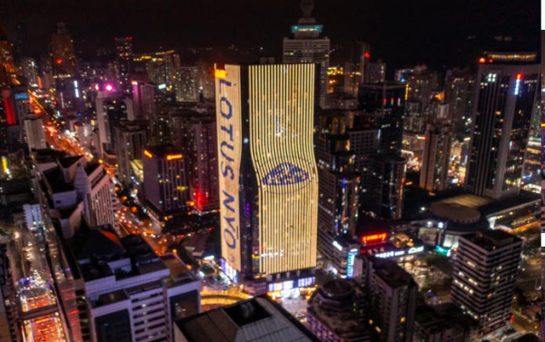 深圳大门面汇金天琅大厦灯光秀