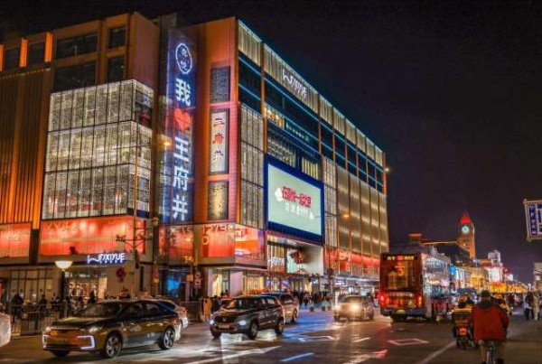 户外广告行业趋势2026：从静态展示到动态交互的范式革命