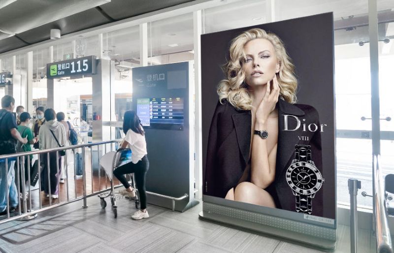 三亚凤凰国际机场T2国内登机口灯箱