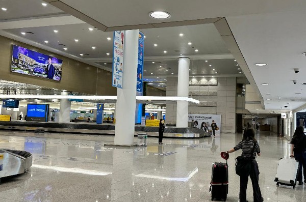 韩国仁川国际机场T1行李提取区LED