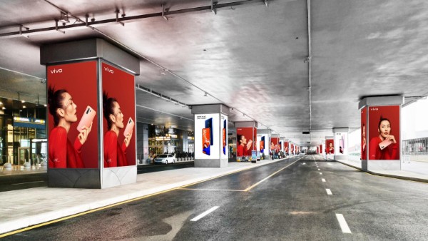 贵阳龙洞堡国际机场T3一层到达层车道灯箱