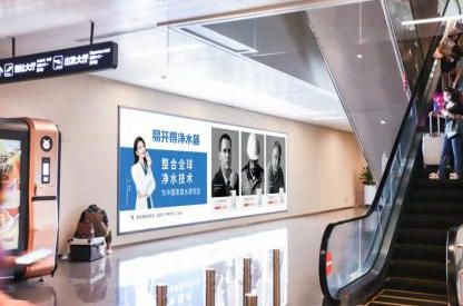 胶东国际机场GTC联廊入口套装灯箱