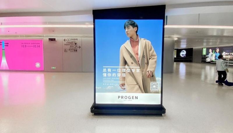 栎社国际机场T2国内到达主通廊汇包柱灯箱