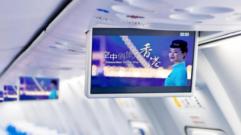 长龙航空飞机客舱内电视广告