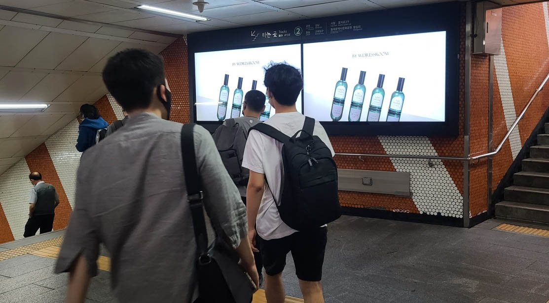 韩国地铁2号线1、2号出口 LED