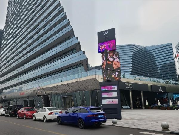 西安万众国际W酒店魔方柱LED